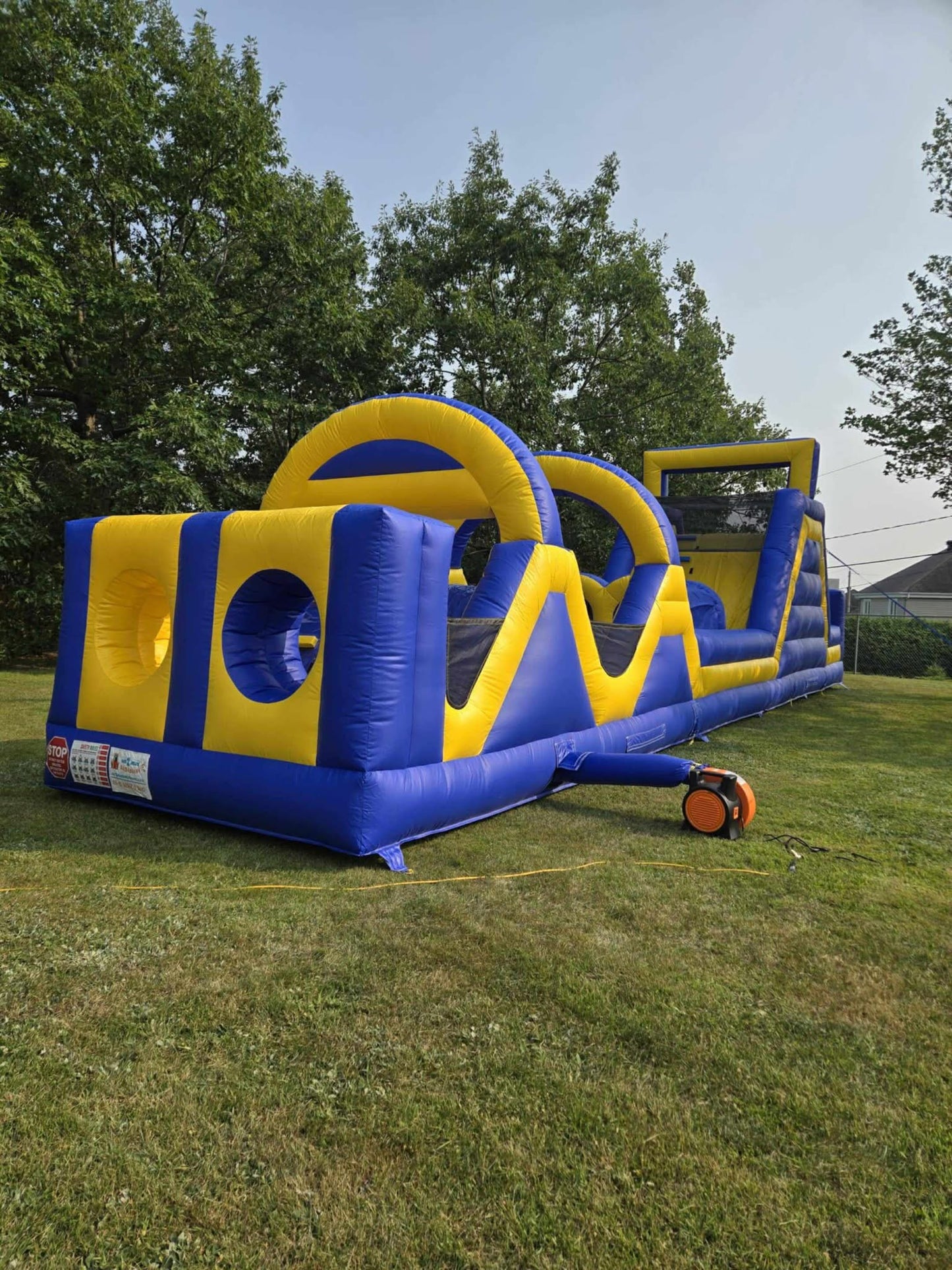 Le parcours Les couleurs très Minions 53 pieds(Nouvelle arrivage) disponible à partir 19 juin 2025)